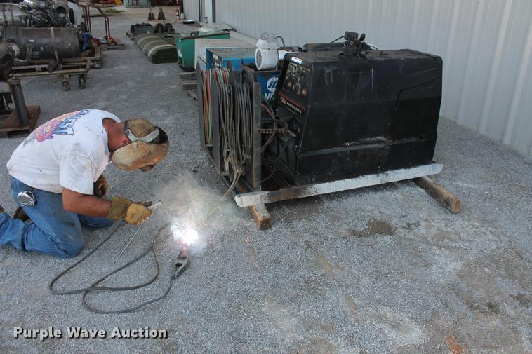 image for item DZ9986 Lincoln Ranger 305G welder