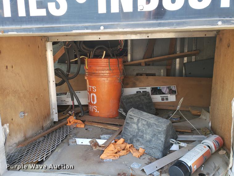 image for item EF9838 1999 Workhorse P30 delivery truck