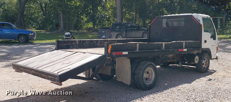 image for item EF9847 1996 Isuzu NPR flatbed truck