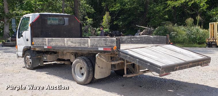 image for item EF9847 1996 Isuzu NPR flatbed truck