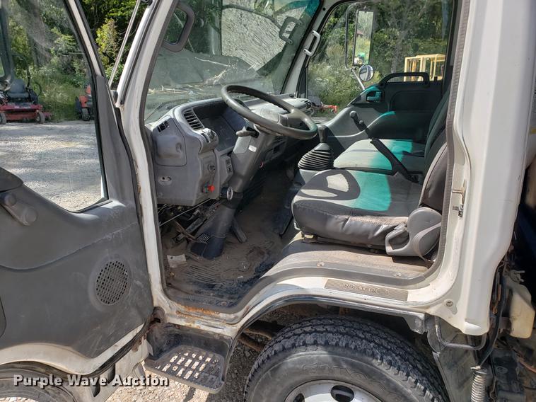 image for item EF9847 1996 Isuzu NPR flatbed truck