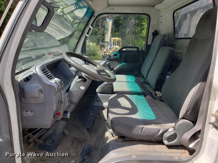 image for item EF9847 1996 Isuzu NPR flatbed truck