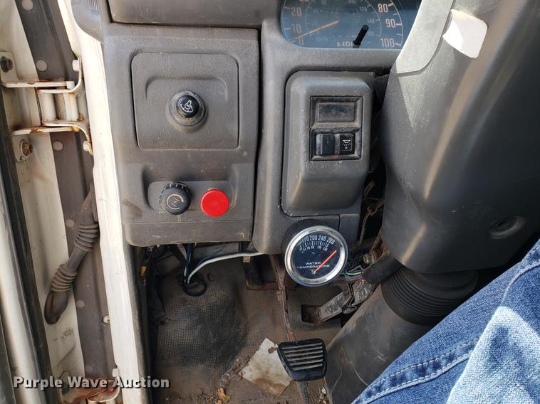 image for item EF9847 1996 Isuzu NPR flatbed truck