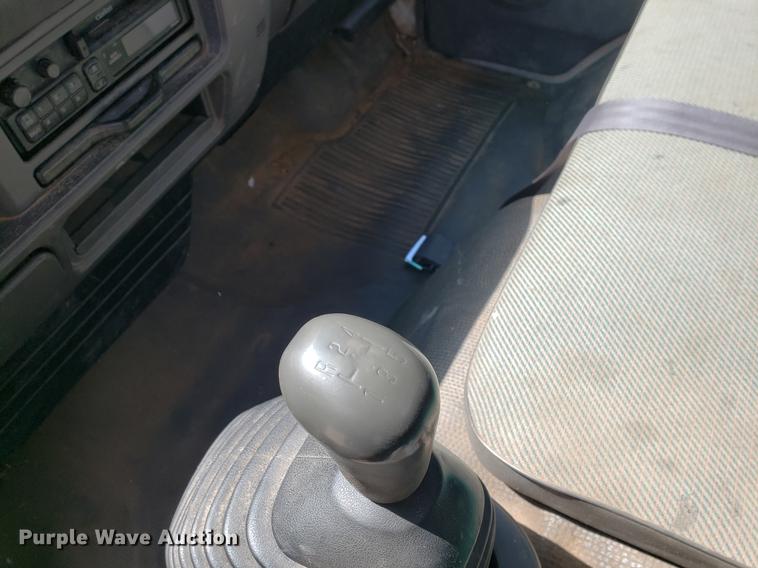 image for item EF9847 1996 Isuzu NPR flatbed truck