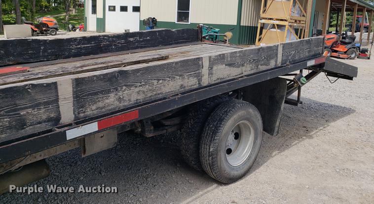 image for item EF9847 1996 Isuzu NPR flatbed truck