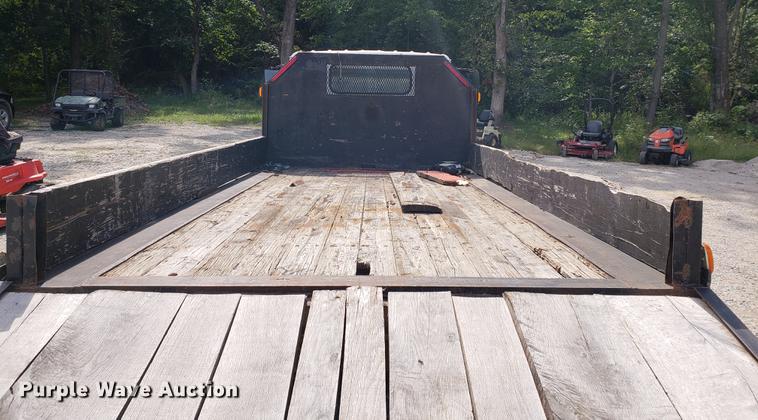 image for item EF9847 1996 Isuzu NPR flatbed truck