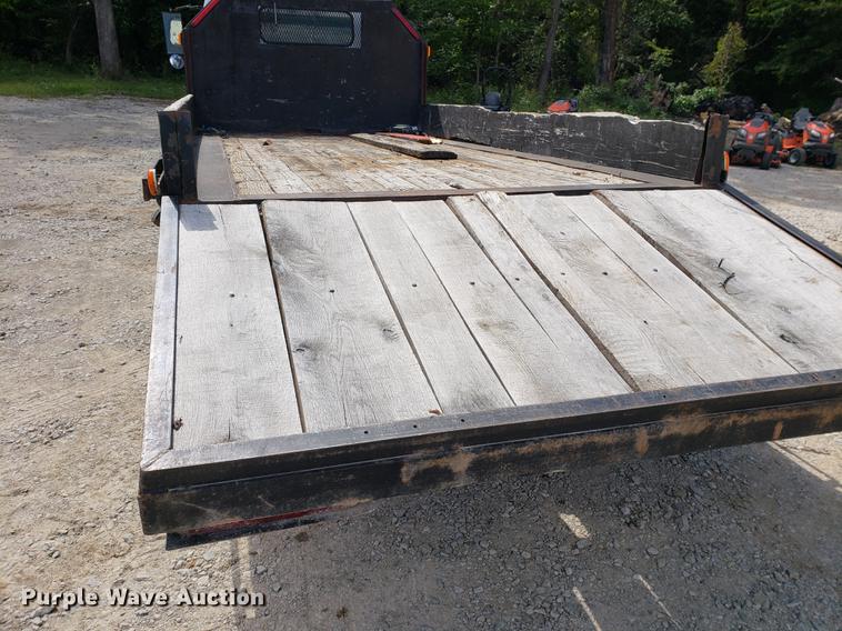 image for item EF9847 1996 Isuzu NPR flatbed truck