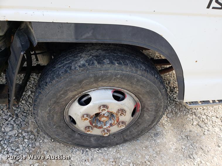 image for item EF9847 1996 Isuzu NPR flatbed truck