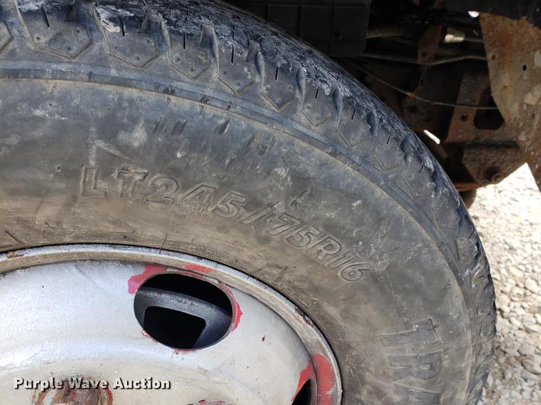 image for item EF9847 1996 Isuzu NPR flatbed truck