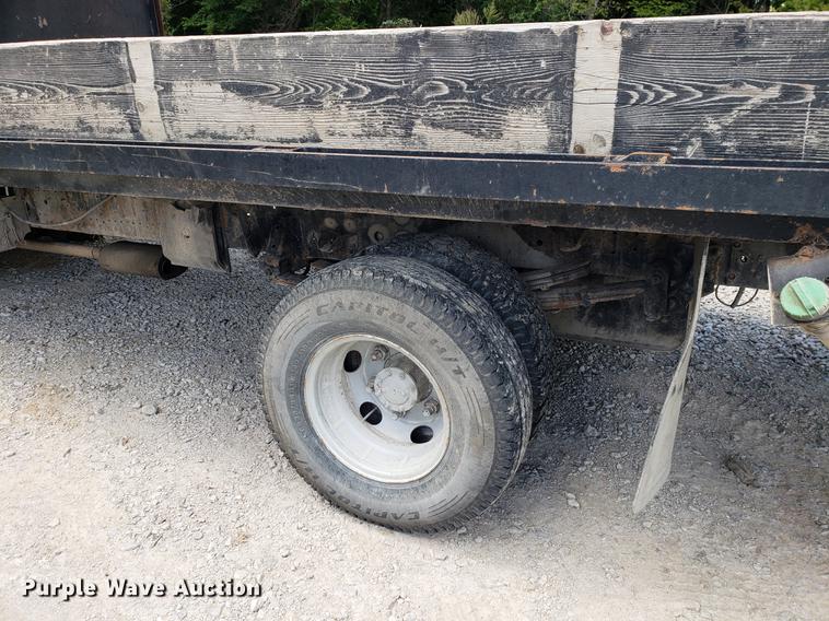 image for item EF9847 1996 Isuzu NPR flatbed truck