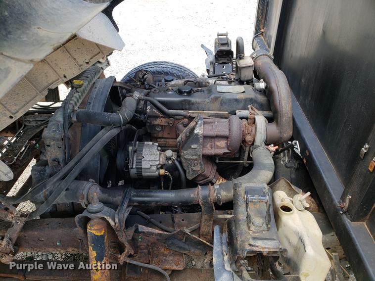 image for item EF9847 1996 Isuzu NPR flatbed truck