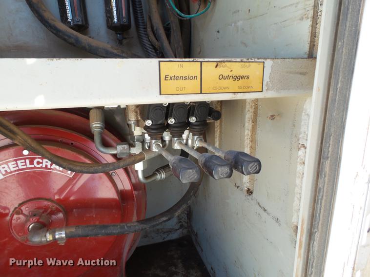 image for item EI9644 2008 GMC C5500 service truck