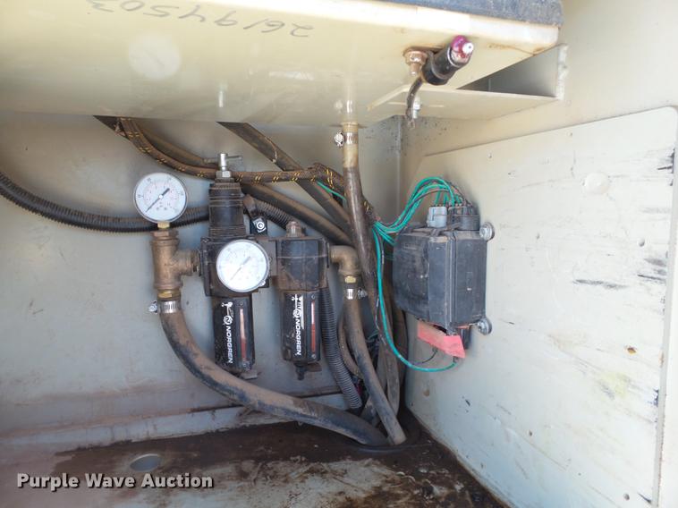 image for item EI9644 2008 GMC C5500 service truck