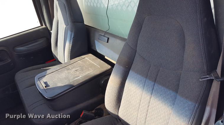 image for item EI9644 2008 GMC C5500 service truck