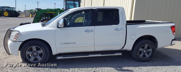 image for item EI9645 2005 Nissan Titan Crew Cab pickup truck