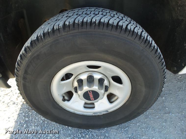 image for item EI9646 2009 GMC Sierra 3500 utility bed pickup truck with crane