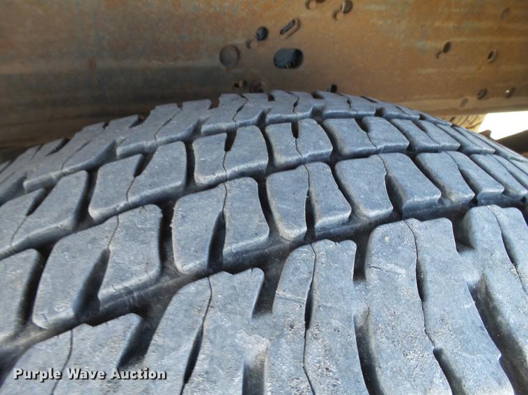 image for item EI9646 2009 GMC Sierra 3500 utility bed pickup truck with crane