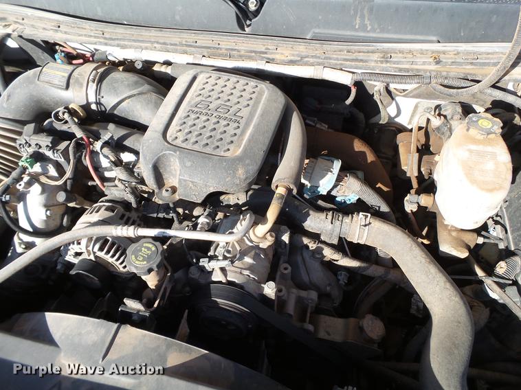 image for item EI9646 2009 GMC Sierra 3500 utility bed pickup truck with crane