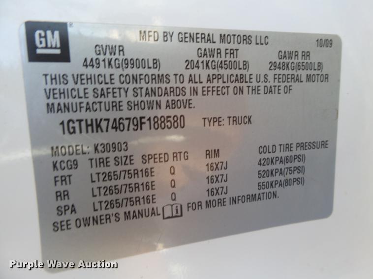 image for item EI9646 2009 GMC Sierra 3500 utility bed pickup truck with crane