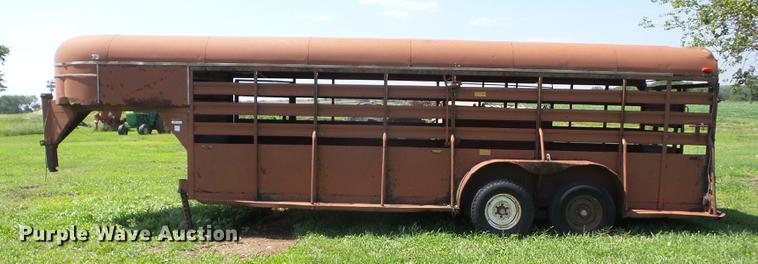image for item EI9887 1979 Hale livestock trailer
