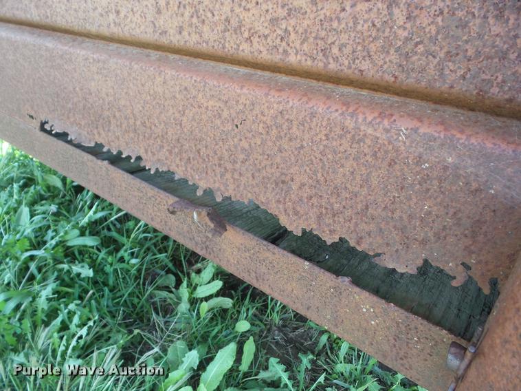 image for item EI9887 1979 Hale livestock trailer