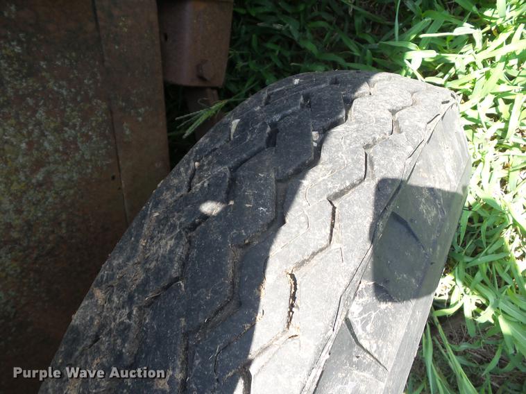 image for item EI9887 1979 Hale livestock trailer