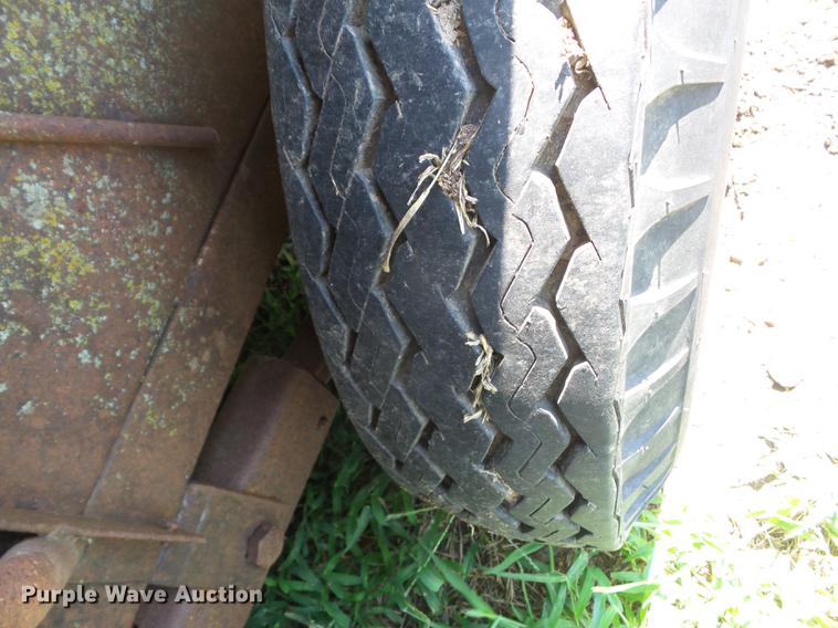 image for item EI9887 1979 Hale livestock trailer