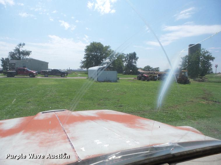 image for item EI9888 1972 Ford 800 dump truck