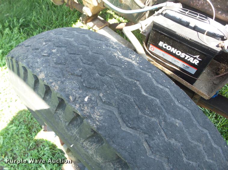 image for item EI9888 1972 Ford 800 dump truck