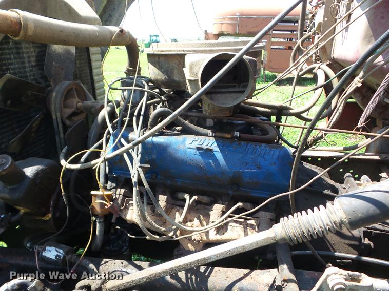 image for item EI9888 1972 Ford 800 dump truck