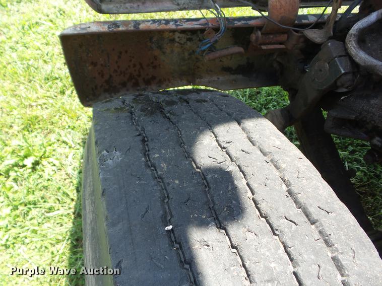 image for item EI9888 1972 Ford 800 dump truck