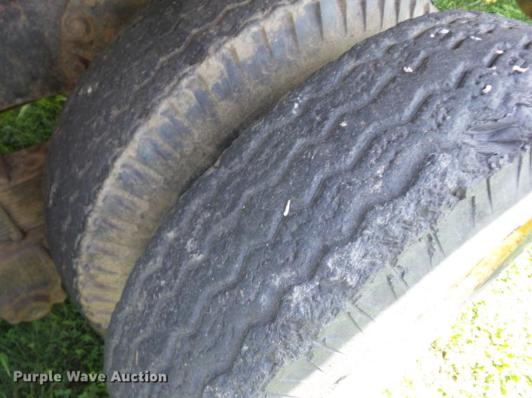 image for item EI9888 1972 Ford 800 dump truck