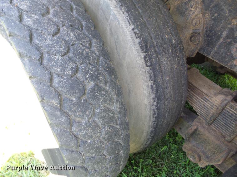 image for item EI9888 1972 Ford 800 dump truck