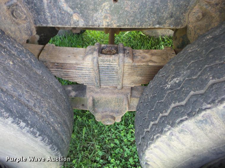 image for item EI9888 1972 Ford 800 dump truck