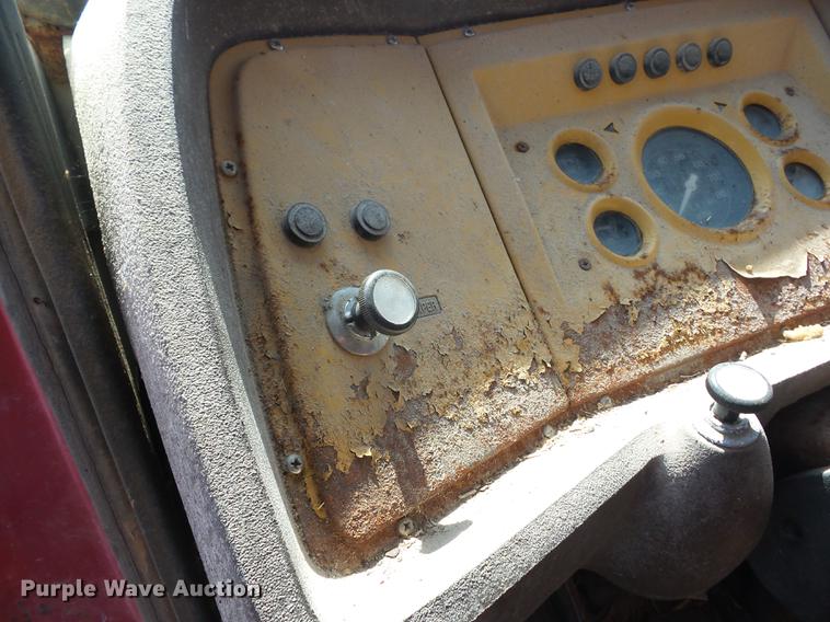 image for item EI9889 1979 Ford 800 grain truck