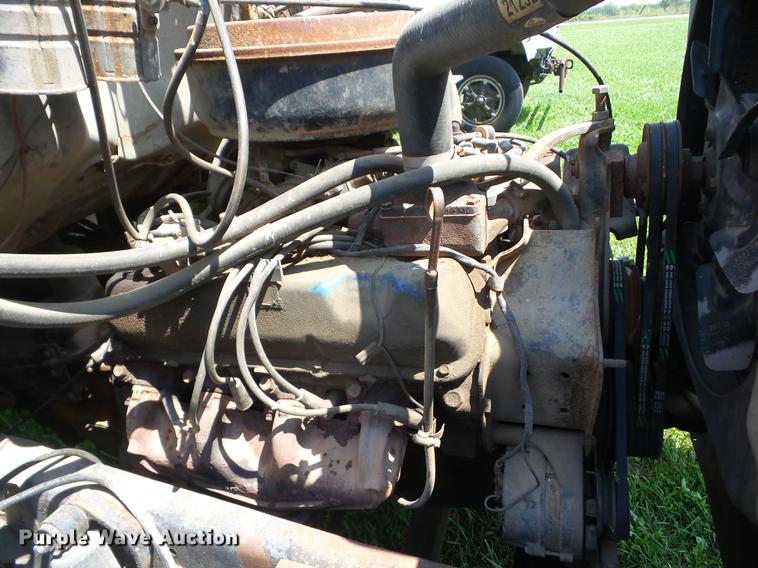 image for item EI9889 1979 Ford 800 grain truck