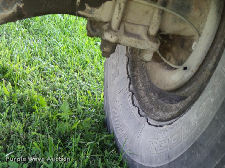 image for item EI9889 1979 Ford 800 grain truck