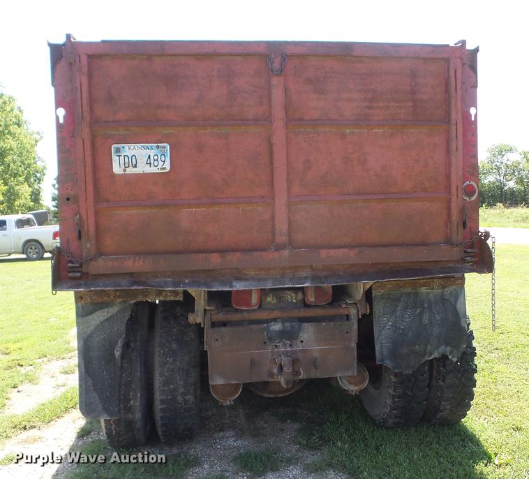 image for item EI9899 1984 GMC 7000 dump truck