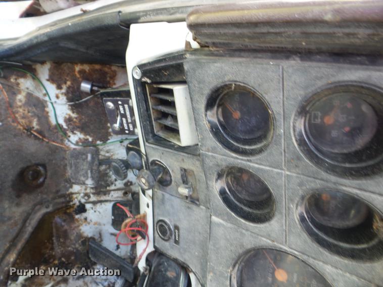 image for item EI9899 1984 GMC 7000 dump truck