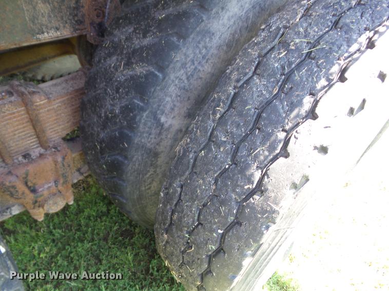 image for item EI9899 1984 GMC 7000 dump truck