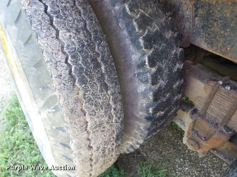 image for item EI9899 1984 GMC 7000 dump truck