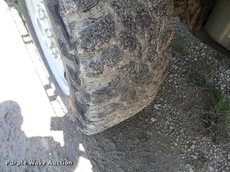 image for item EI9900 2005 Ford F350 Super Duty bale bed pickup truck