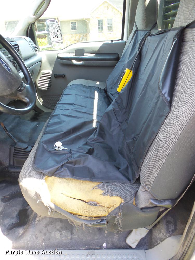 image for item EI9900 2005 Ford F350 Super Duty bale bed pickup truck