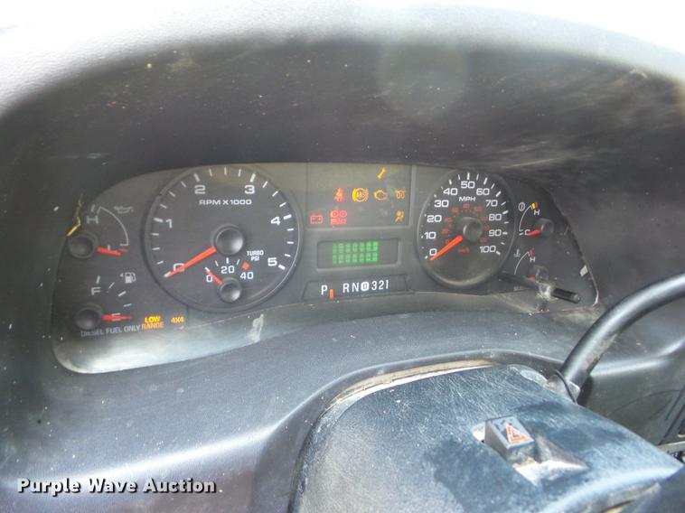 image for item EI9900 2005 Ford F350 Super Duty bale bed pickup truck