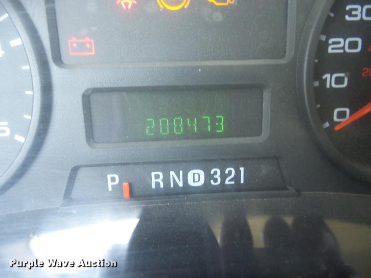 image for item EI9900 2005 Ford F350 Super Duty bale bed pickup truck