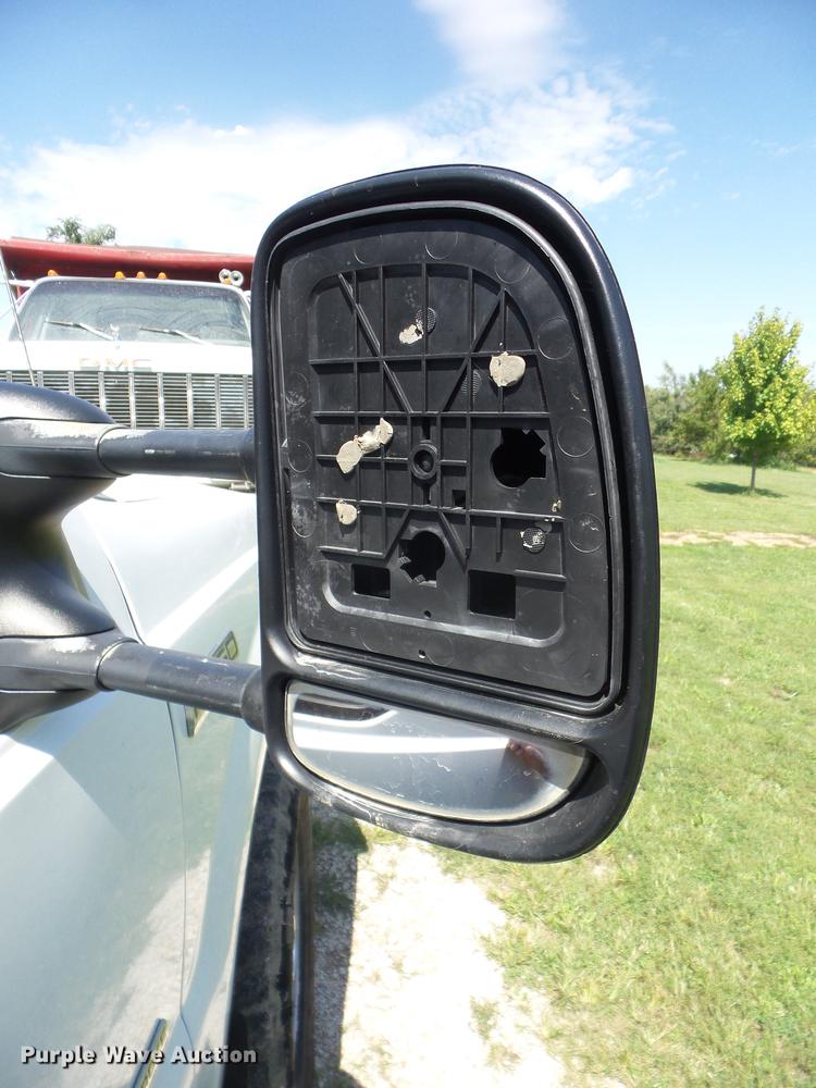 image for item EI9900 2005 Ford F350 Super Duty bale bed pickup truck