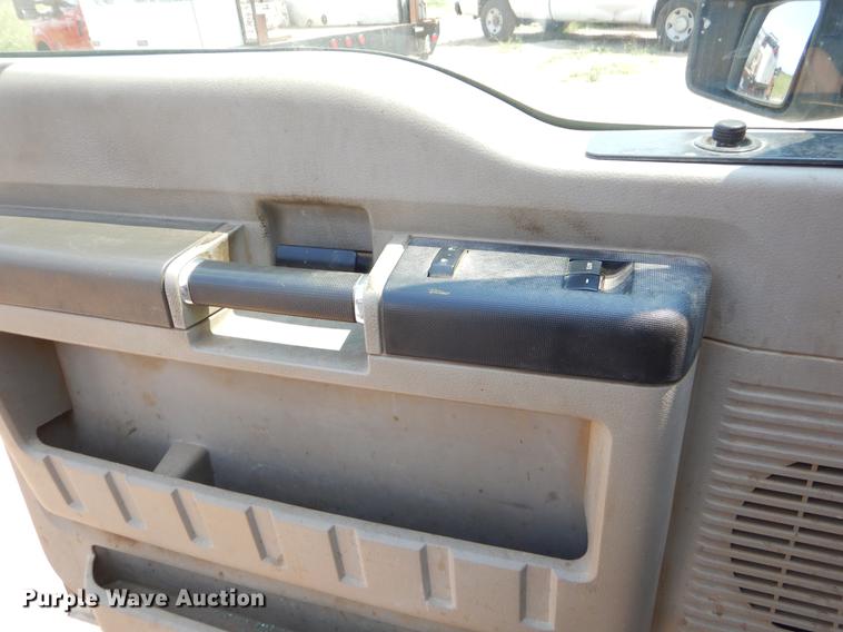 image for item EK9741 2008 Ford F350 Super Duty SuperCab pickup truck