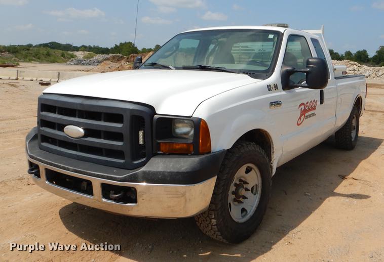 image for item EK9742 2006 Ford F250 Super Duty SuperCab pickup truck