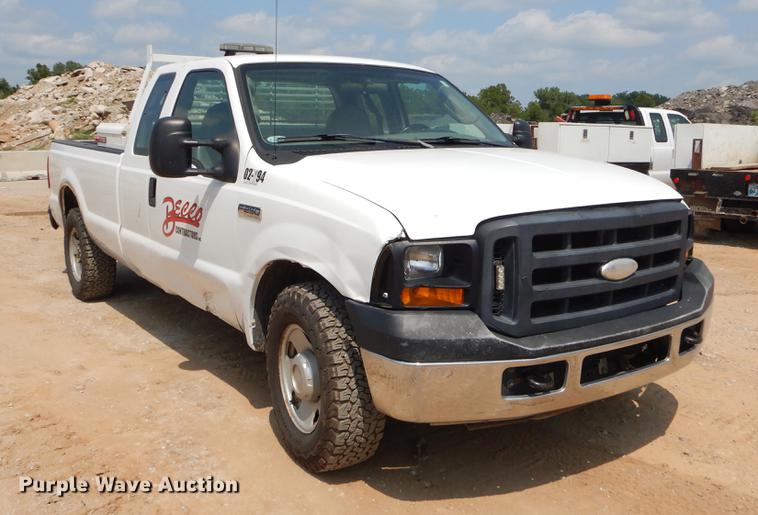 image for item EK9742 2006 Ford F250 Super Duty SuperCab pickup truck