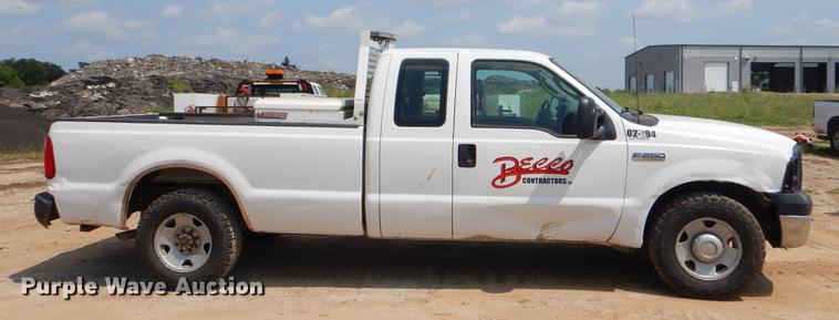 image for item EK9742 2006 Ford F250 Super Duty SuperCab pickup truck